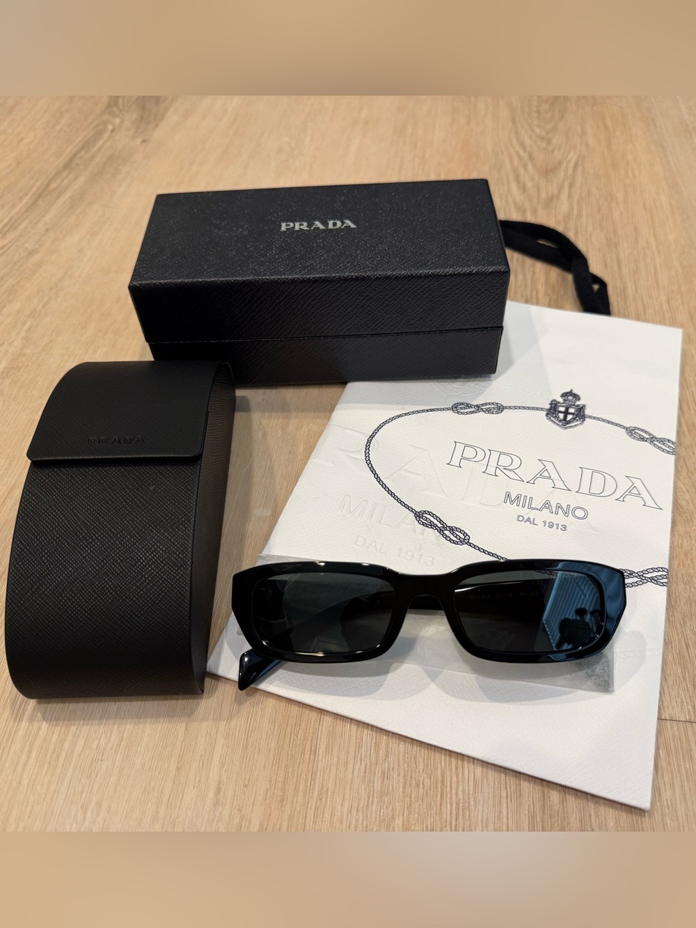 Prada PR B06S